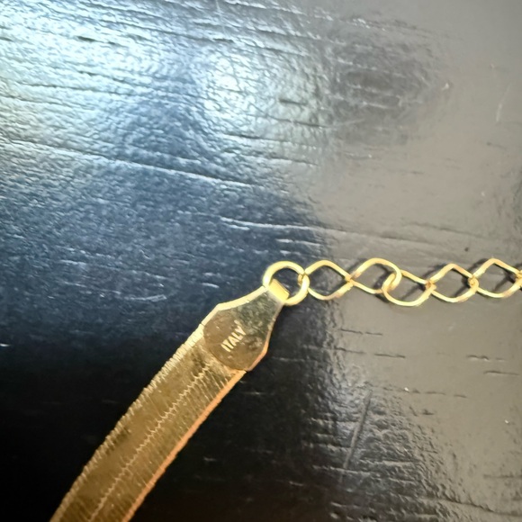 14k solid gold herringbone necklace. - Picture 4 of 4